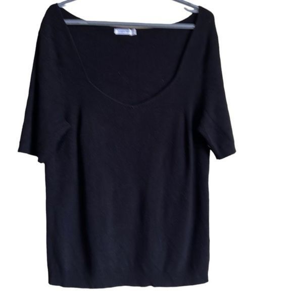 Reitmans Sweaters - Signature Reitmans scoop neck short‎ sleeve women’s black sweater XXL
